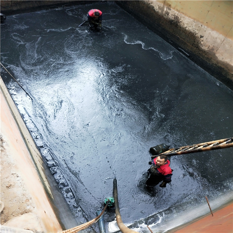 东兴废水池清理